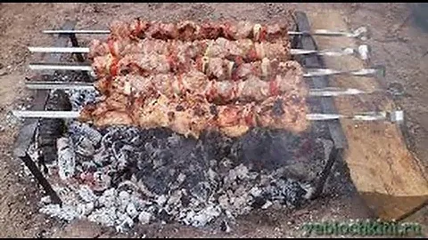 Шашлык на углях.